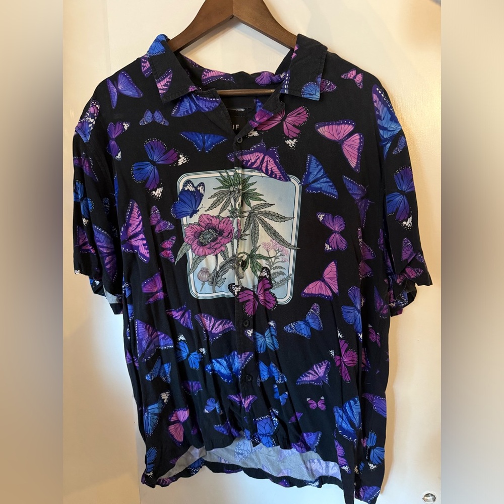 HUF button up butterfly button up shirt 

Barely worn size XL